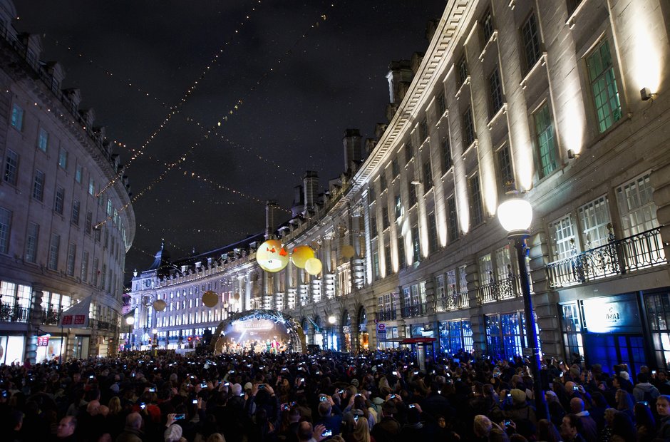 the audience at the regent street christmas lights switch the audience at the regent street christmas lights switch